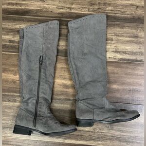 Ladies grey suede over the knee boots w/ metal stud detailing zipper inside sz 8